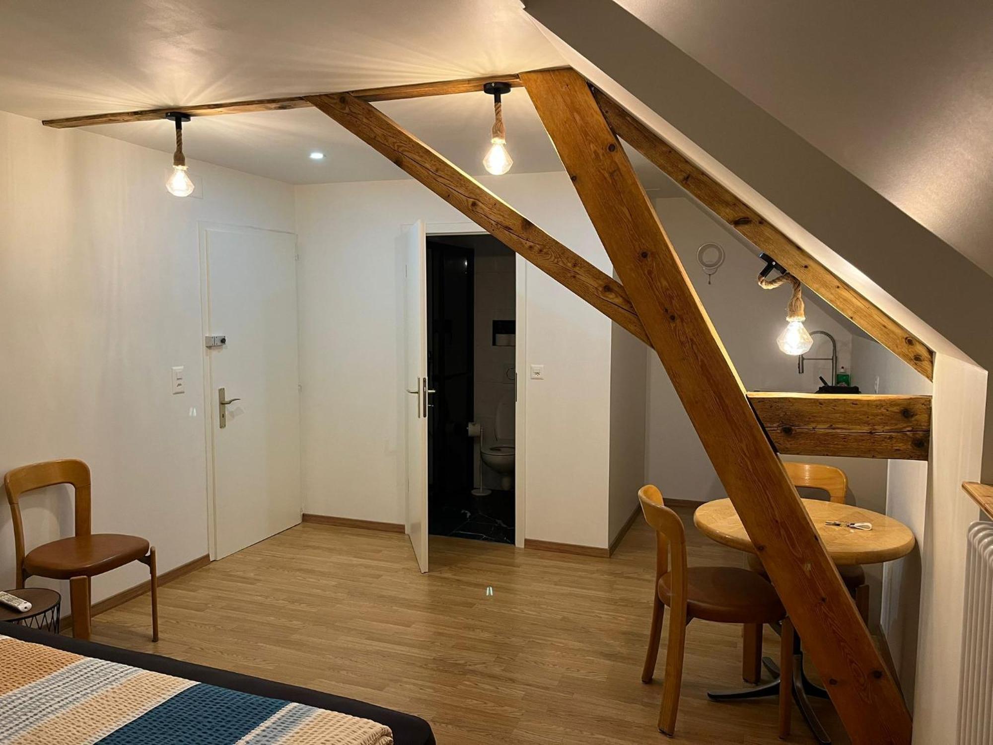 Studio Cosy Au Centre De Couvet 아파트 외부 사진